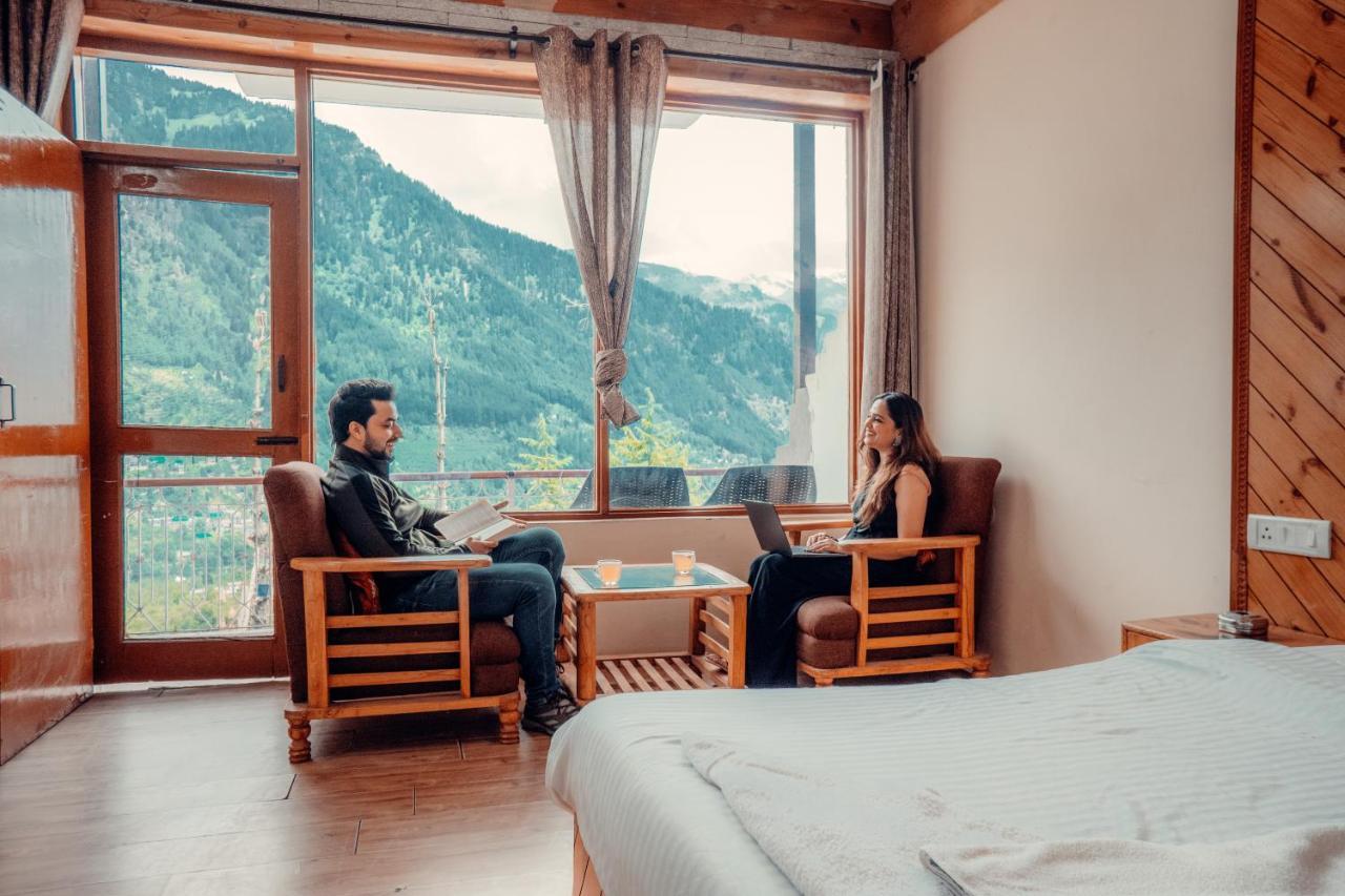 Cafe Monkbase- Food And Stay Manali  Ngoại thất bức ảnh