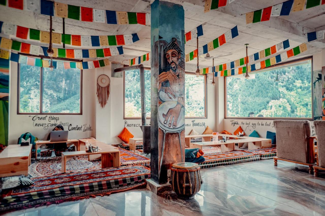 Cafe Monkbase- Food And Stay Manali  Ngoại thất bức ảnh