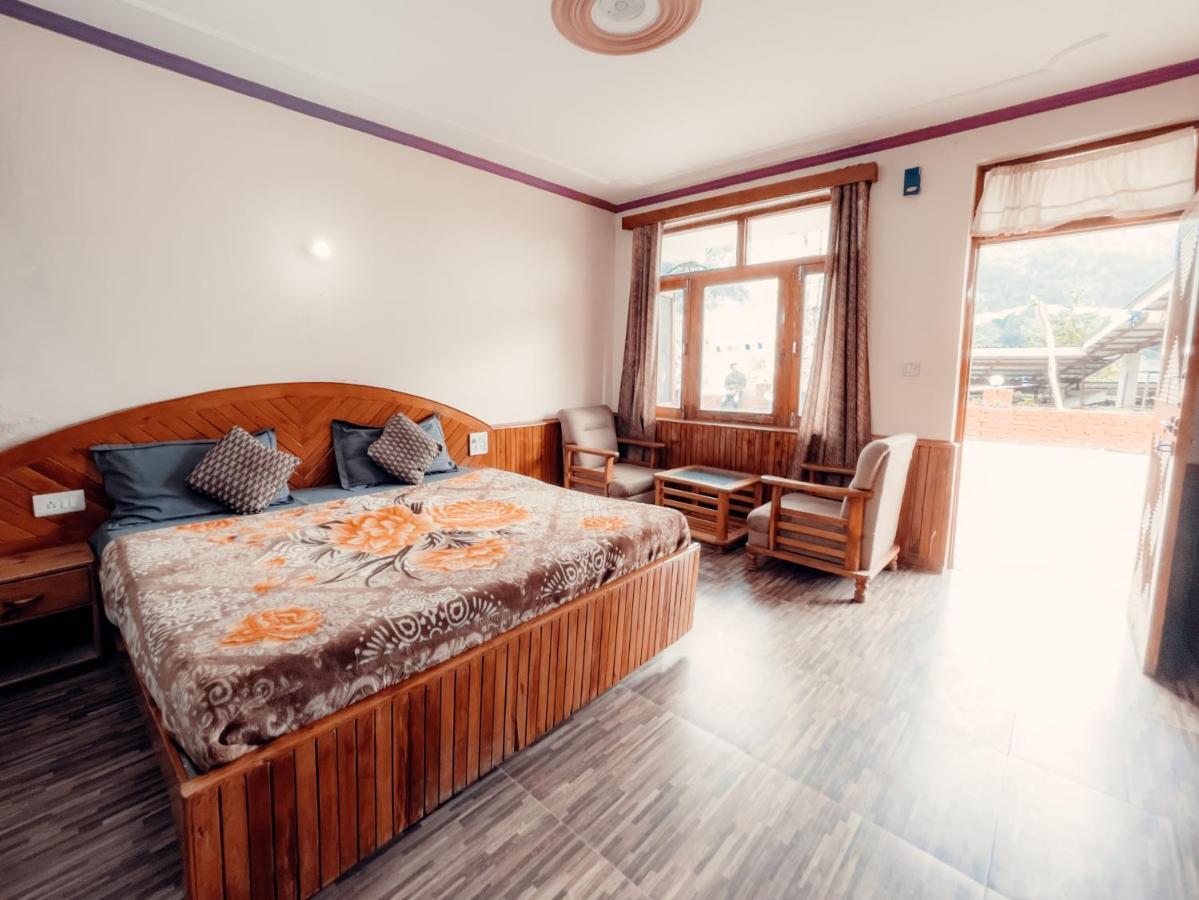 Cafe Monkbase- Food And Stay Manali  Ngoại thất bức ảnh