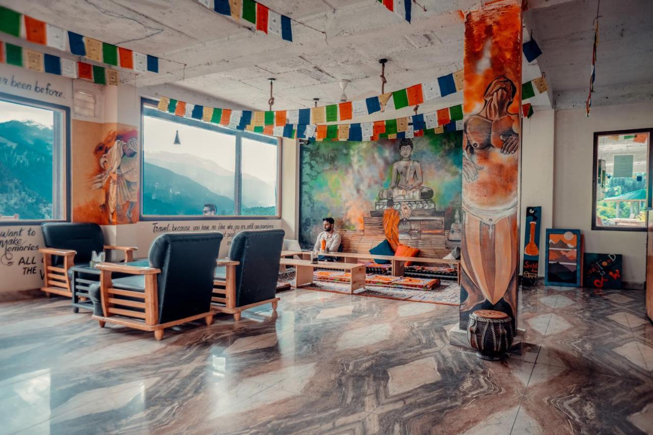 Cafe Monkbase- Food And Stay Manali  Ngoại thất bức ảnh