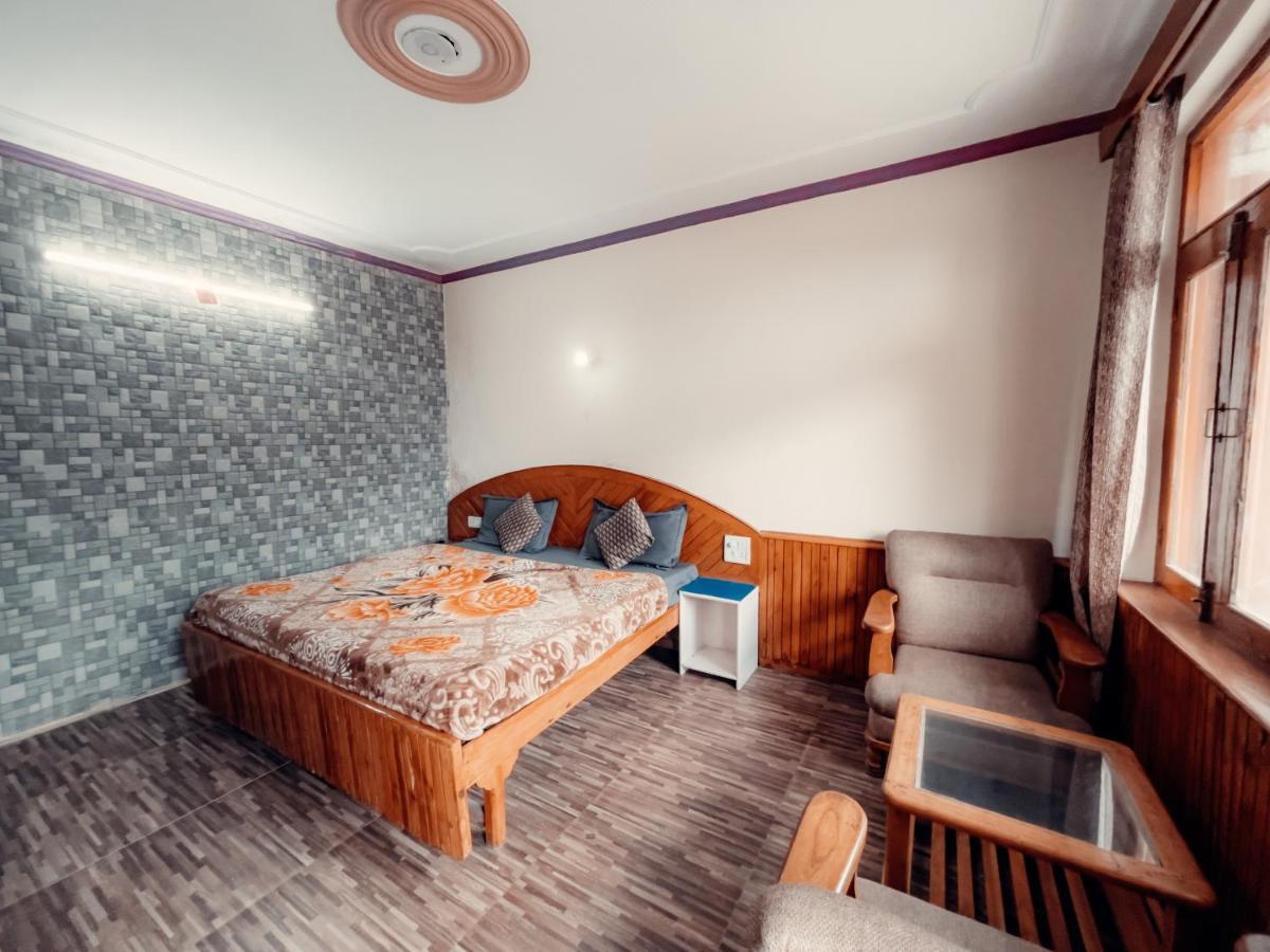 Cafe Monkbase- Food And Stay Manali  Ngoại thất bức ảnh